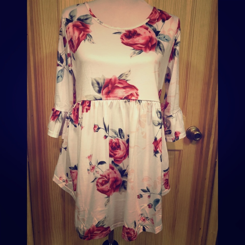 🌹💐Women’s TOP; Gorgeous, stunning rose, design!